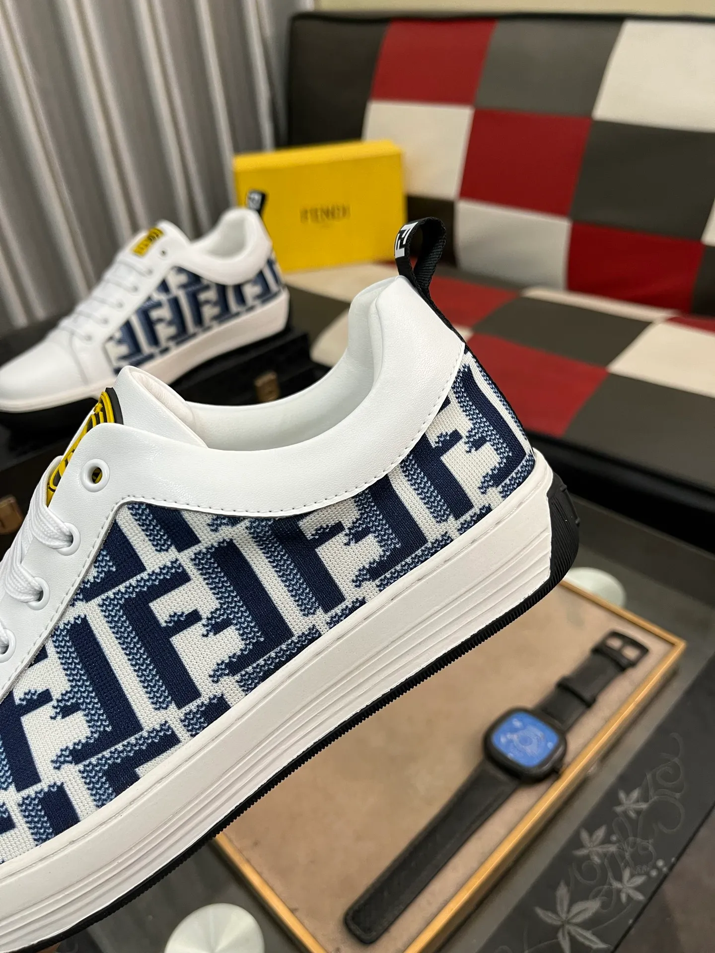 Men's Men's Shoes💰420⌚️⌚️[Fendi] Fendi's latest casual shoes for men! Available at counters simultaneously! Made entirely of imported top-grain calfskin, the interior is made of top-grain water-dyed cowhide, and the original factory-supplied rubber outsole. Leading new fashion concepts. Matching code: 38-442️⃣Colors available
